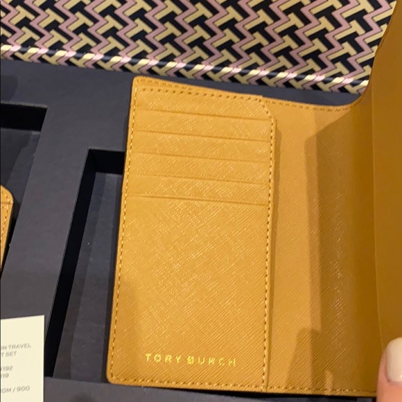 NWT Auth Tory Burch Gift Set - Picture 8 of 8